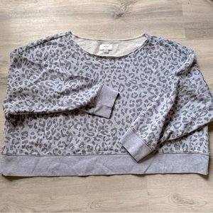 Aerie Gray Cheetah Print Pullover Women’s Size Large